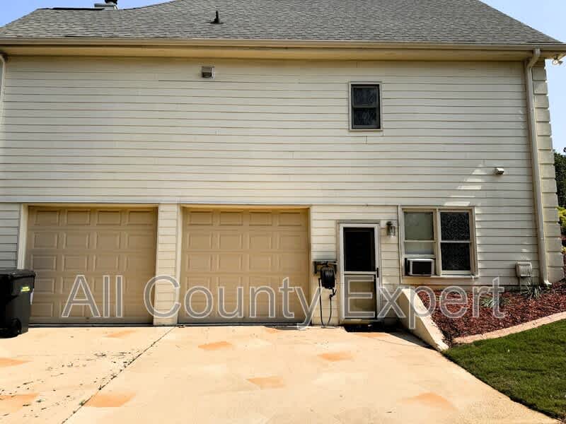 5760 Charleston Lane – photo 2