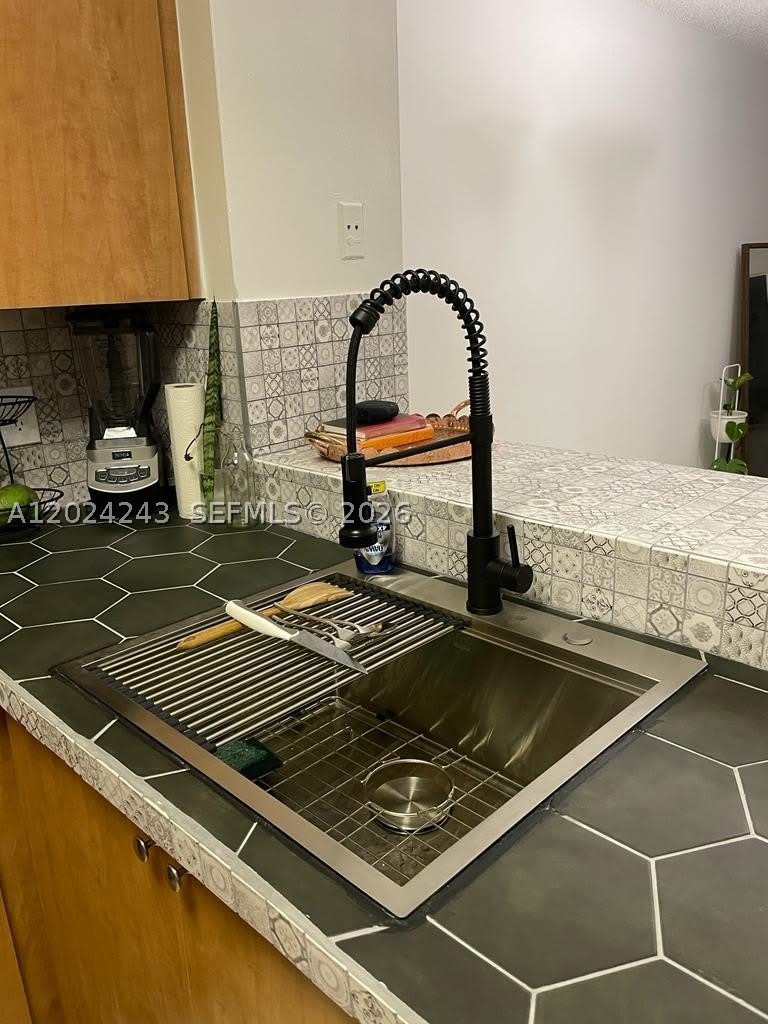 8750 N Sherman Cir – photo 3