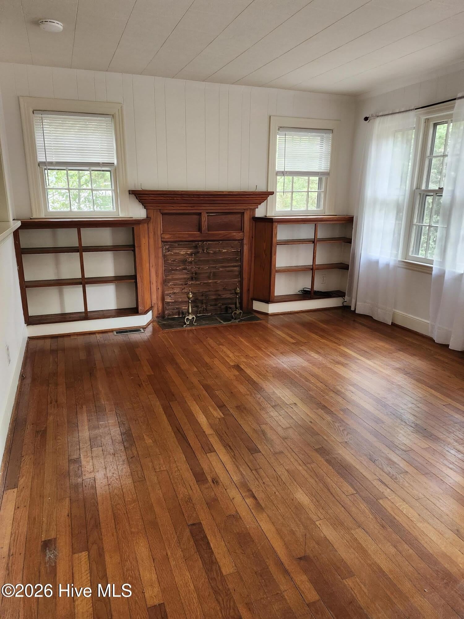 340 E Delaware Avenue – photo 3