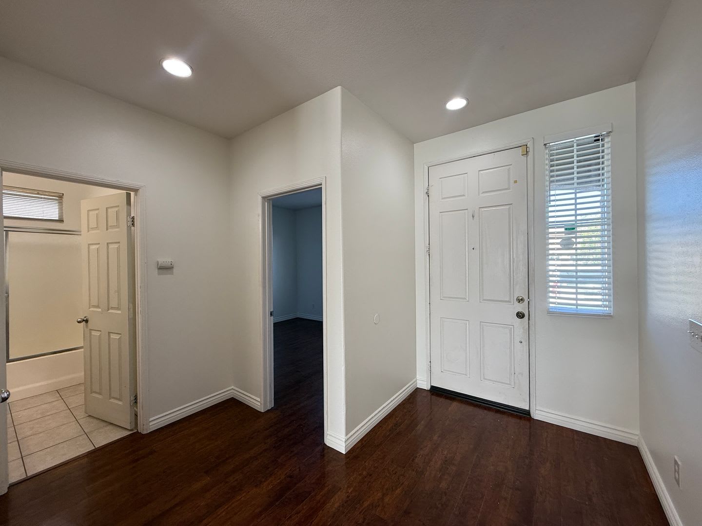 West Palmdale 4 bedroom – photo 2