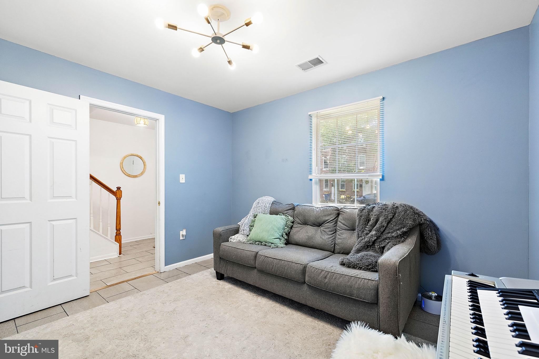 906 GRAY Street – photo 3