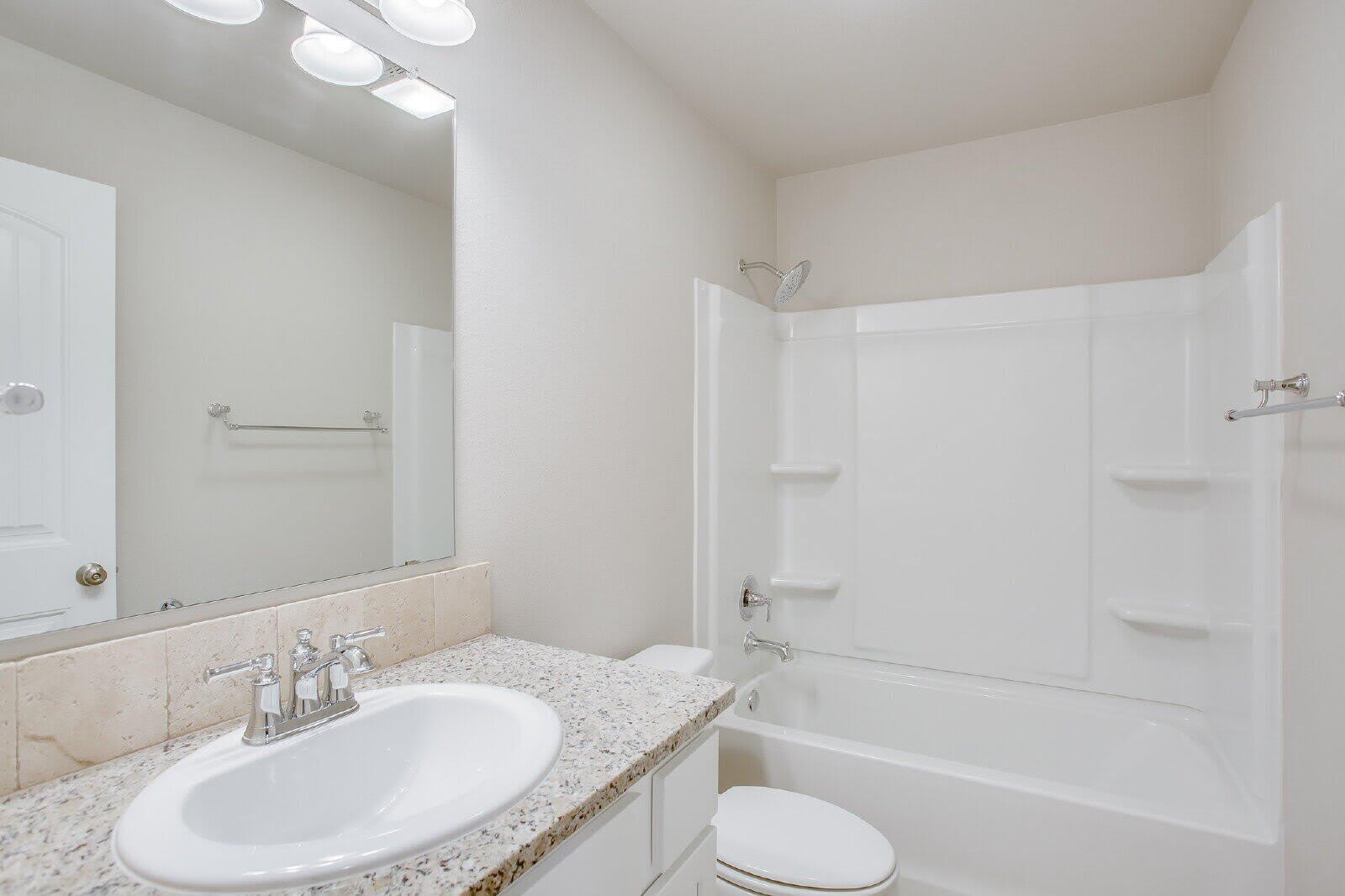 14204 Vernon Avenue – photo 4