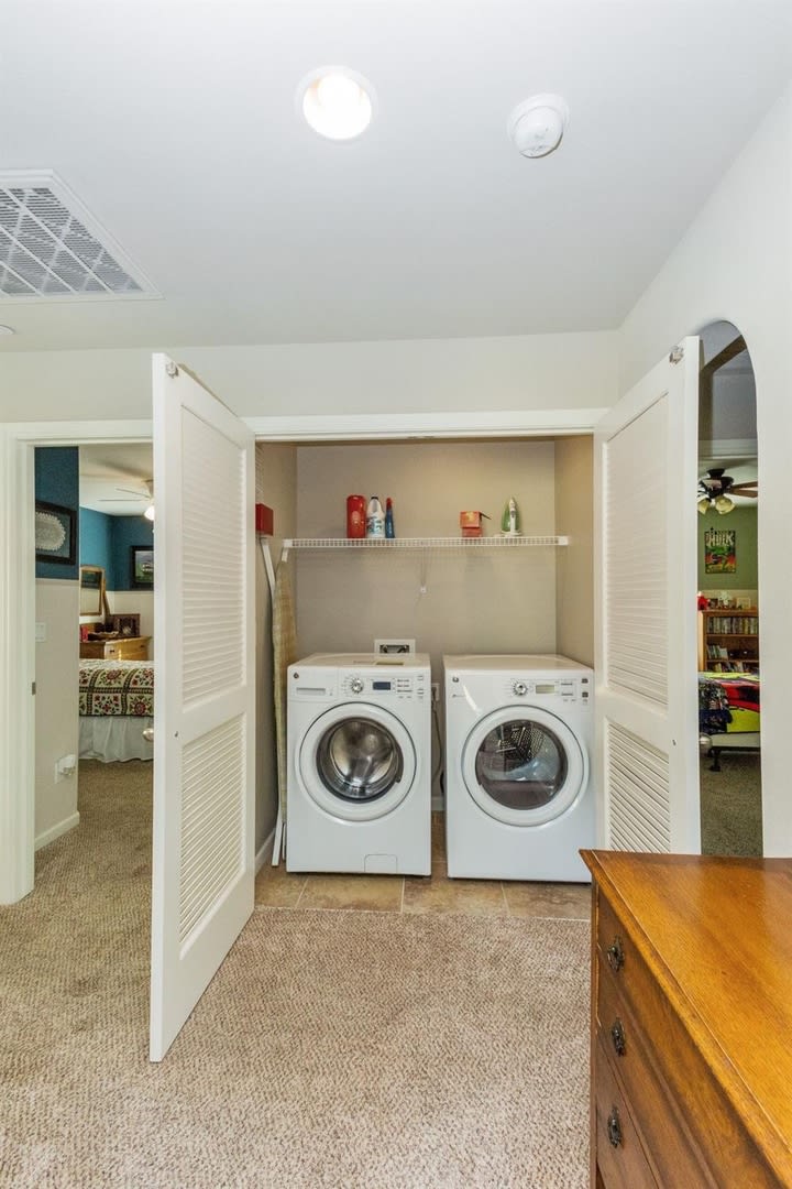 Beautiful Newer 3 Bedroom Patio Home in Desirable Loma Vista Community! – photo 3