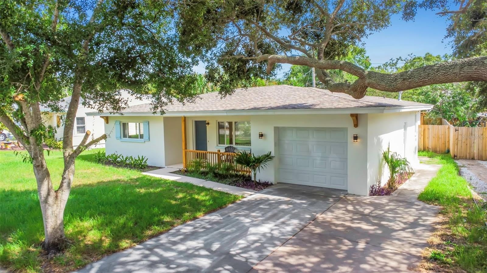 245 GROVE CIR N – photo 1