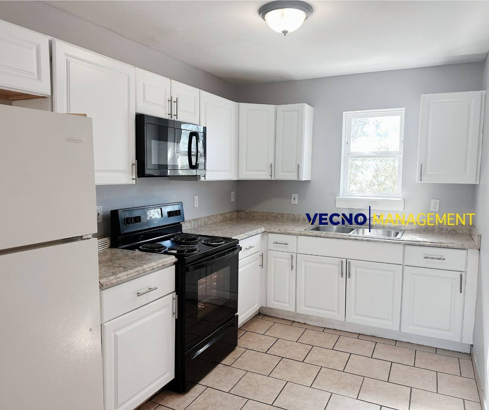 135 Nopal St. – photo 2
