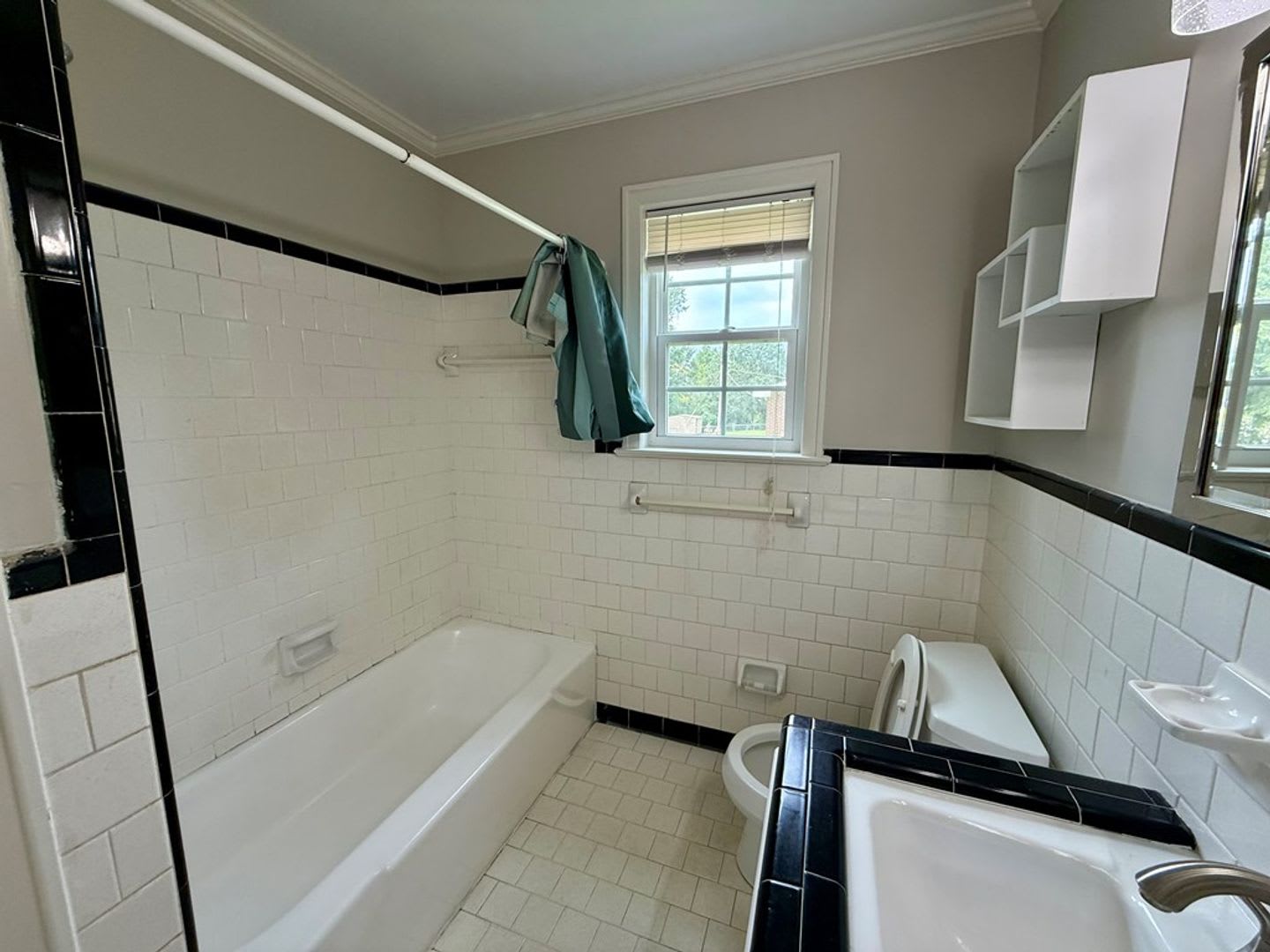 325 Homewood – photo 5