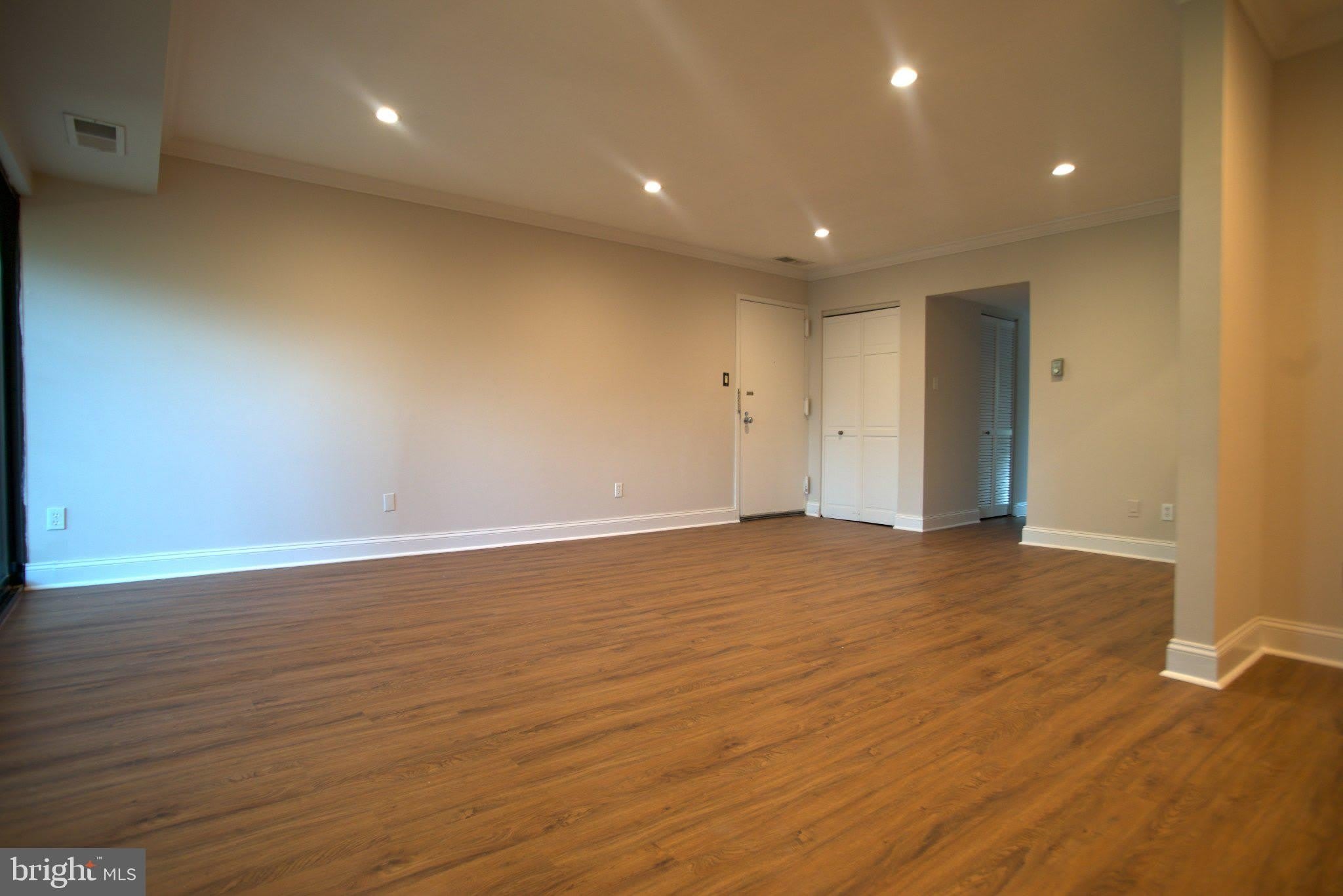 6 MONROE Street – photo 4