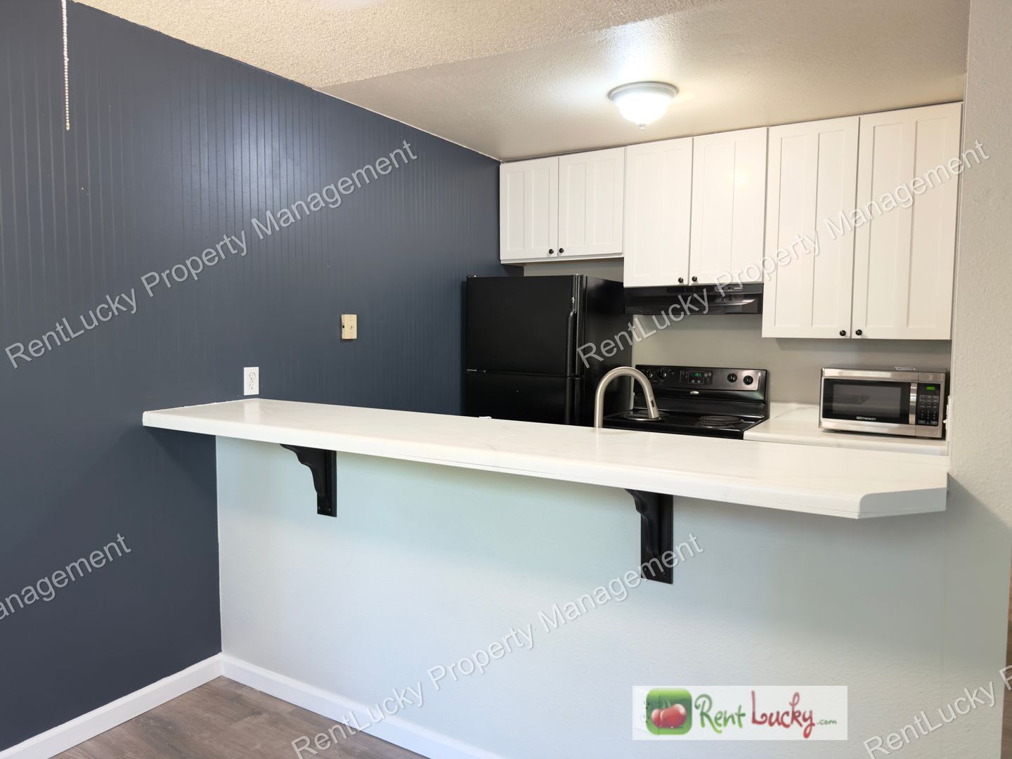 Great 2 Bedroom in Federal Way! Utilities INCLUDED! Tour Today! – photo 3
