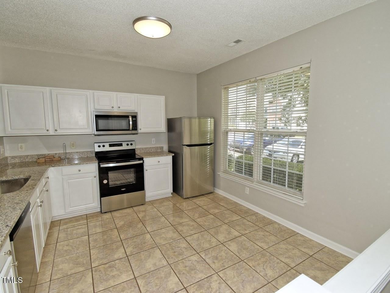 314 Canyon Lake Circle – photo 4
