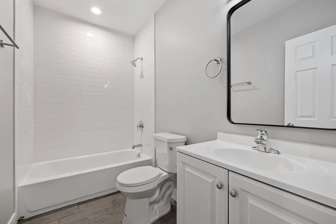 5237 South Indiana Avenueunit 1 – photo 2