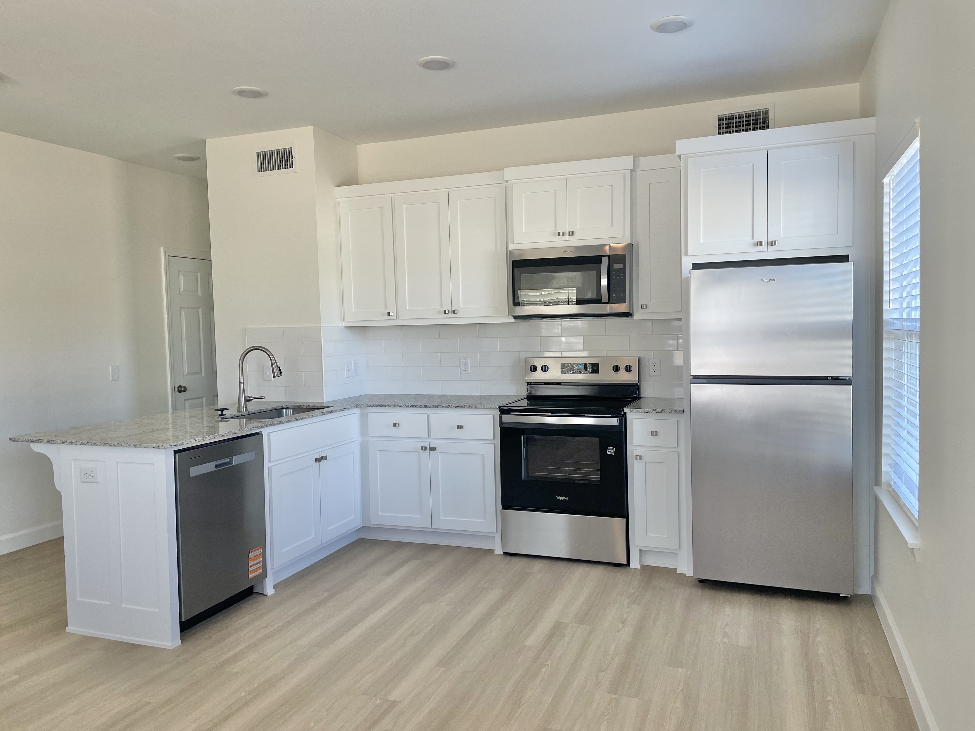 508 Park St Apt A – photo 3