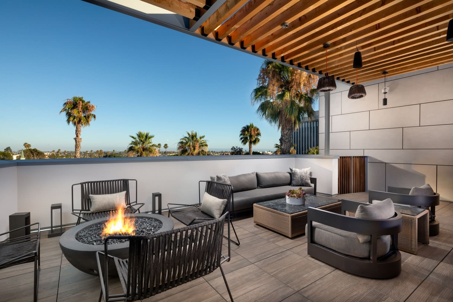 Evani 3223 Wilshire – photo 1