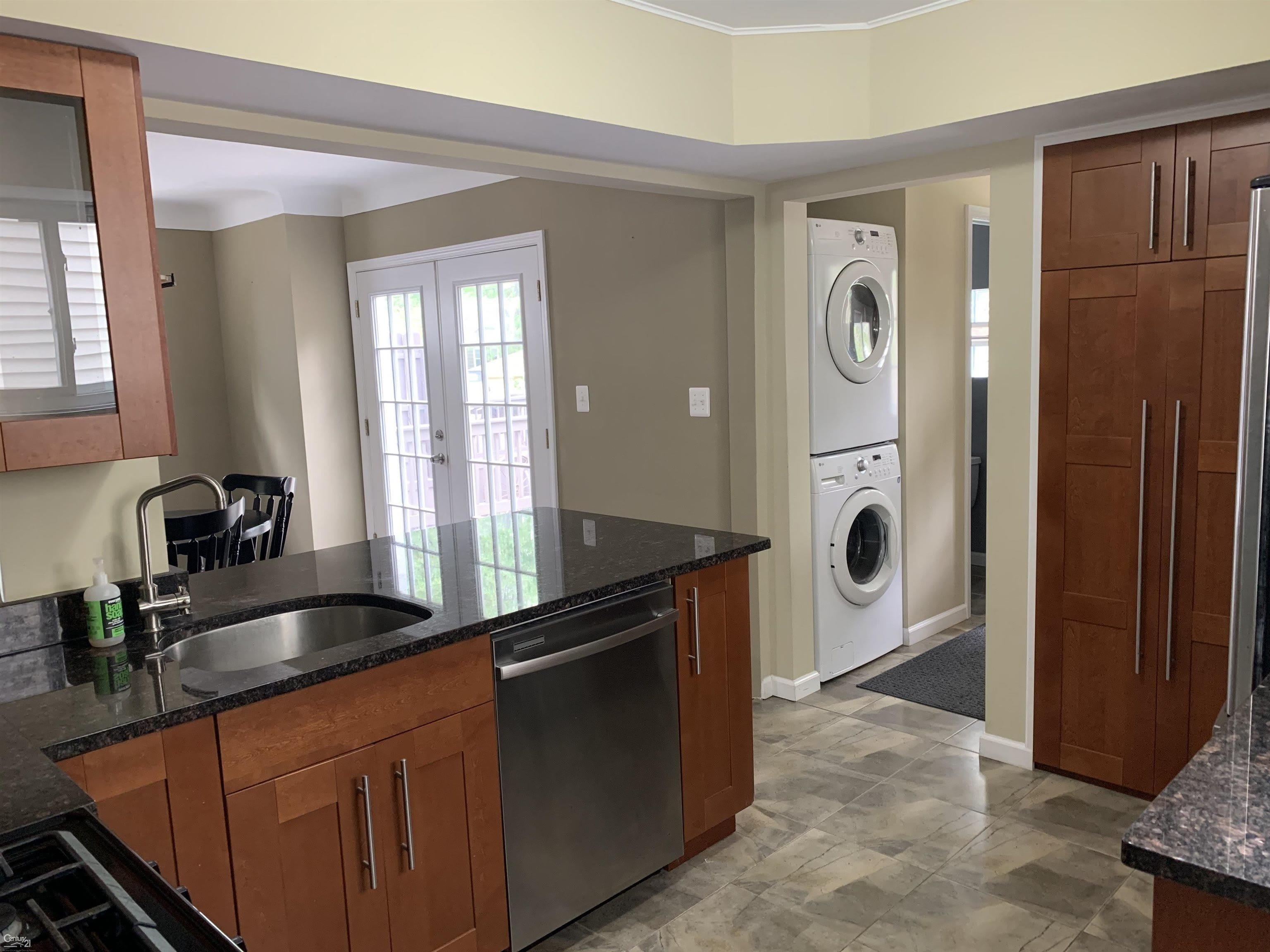 709 Hawthorne Avenue – photo 3