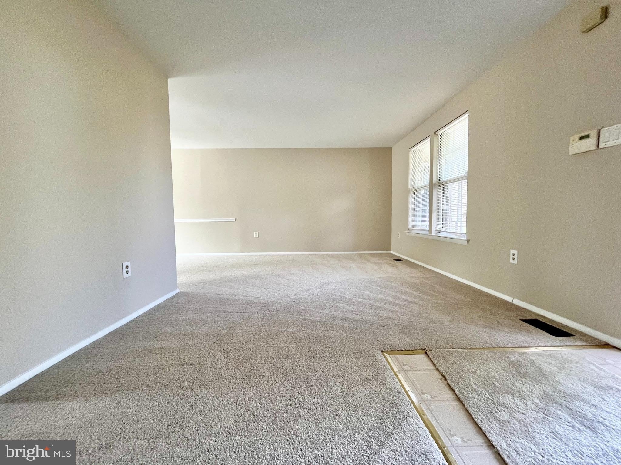 15705 Anamosa Drive – photo 2