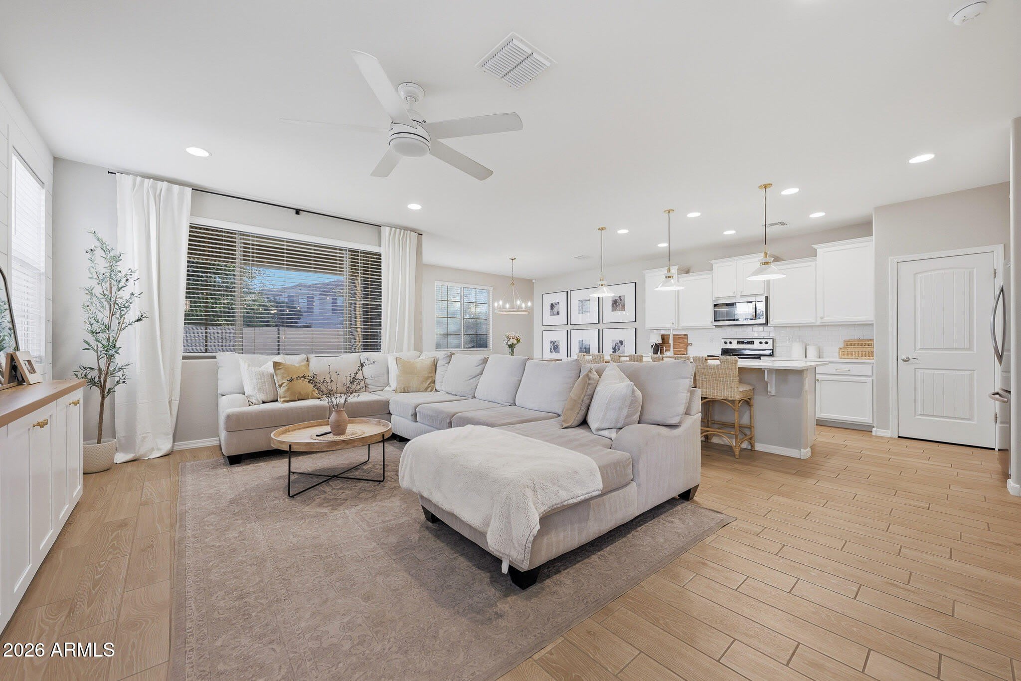 905 S CANAL Drive – photo 2