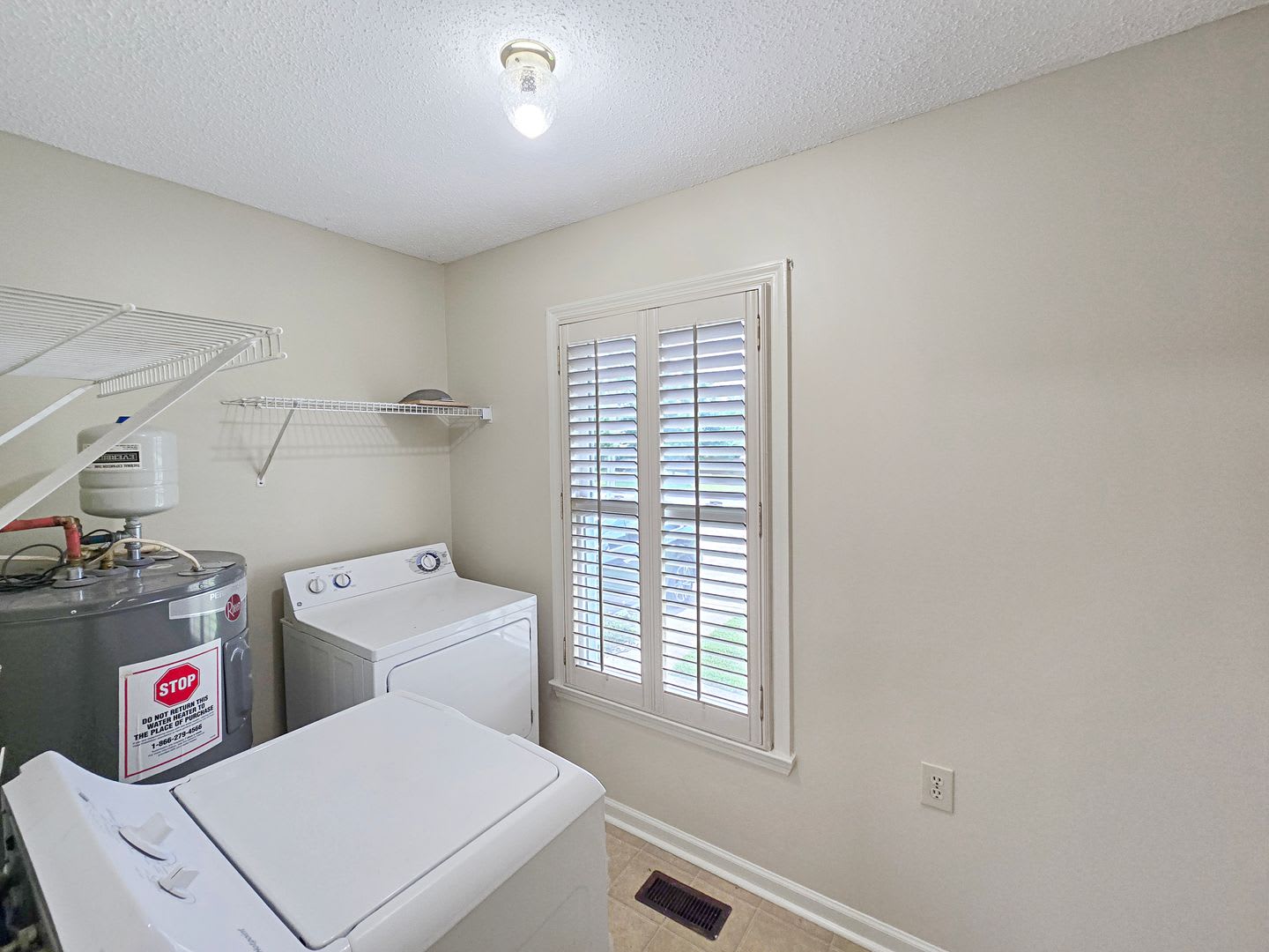 3BR/ 2BA – photo 4