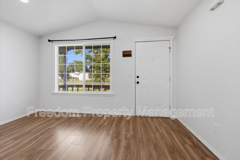 1020 Aspen Grove Street – photo 2