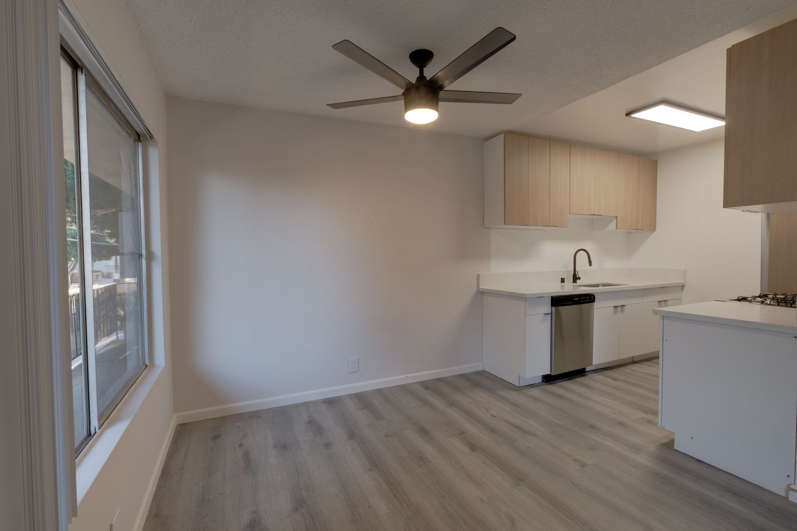 1301 Michigan Ave – photo 3