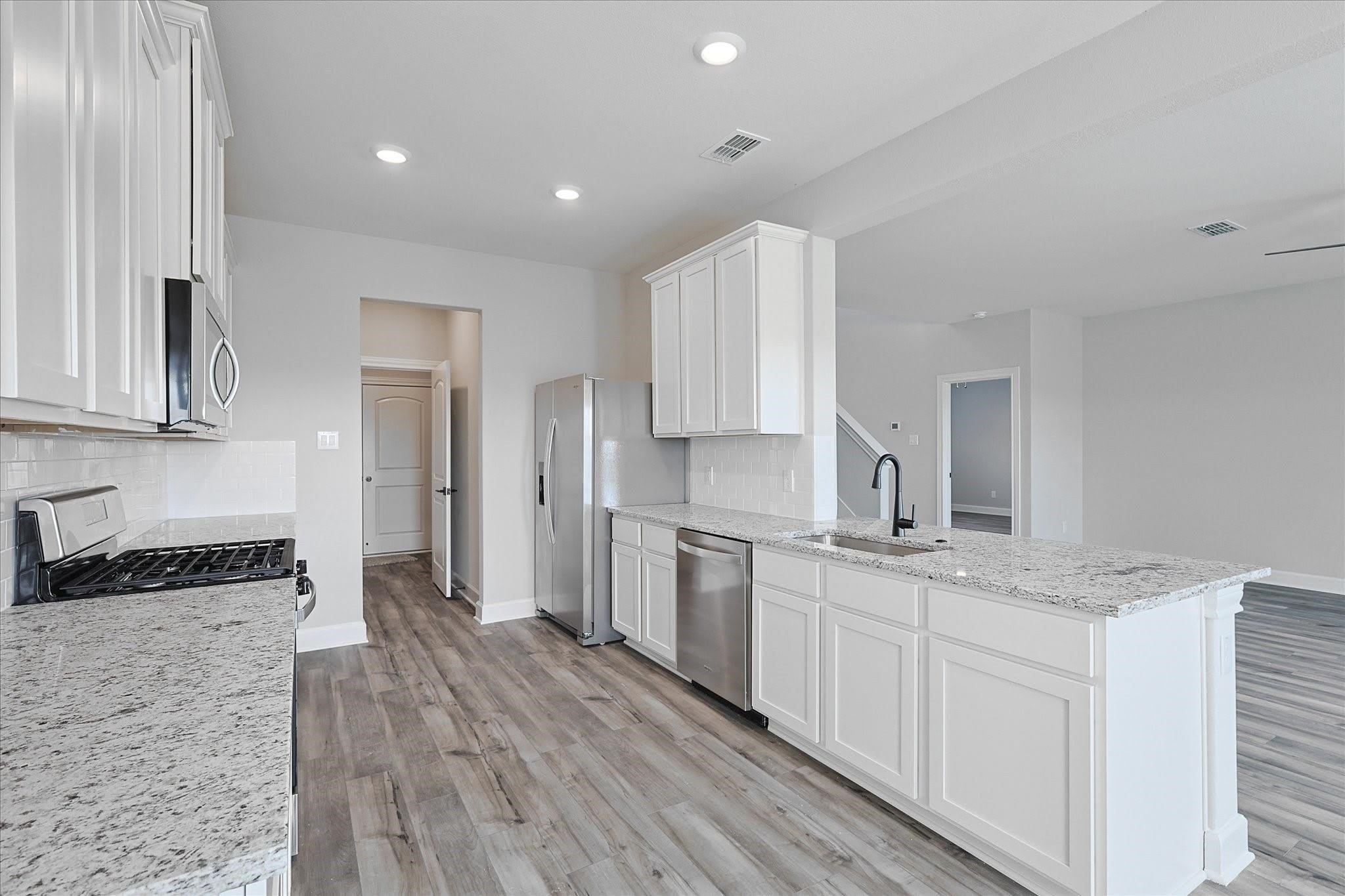809 Calhoun Drive – photo 2