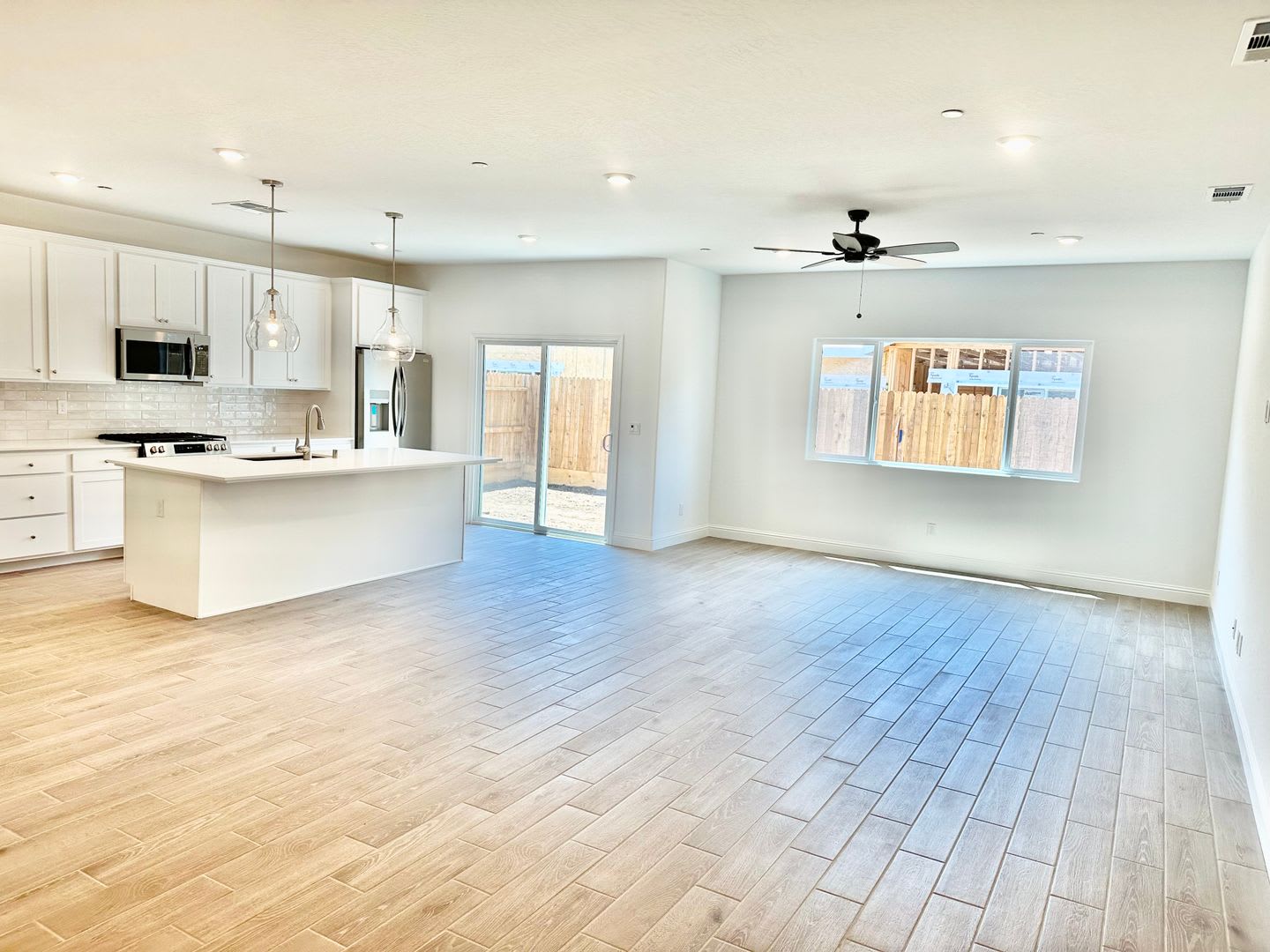 New Build 3/2 Near Clovis East – photo 2