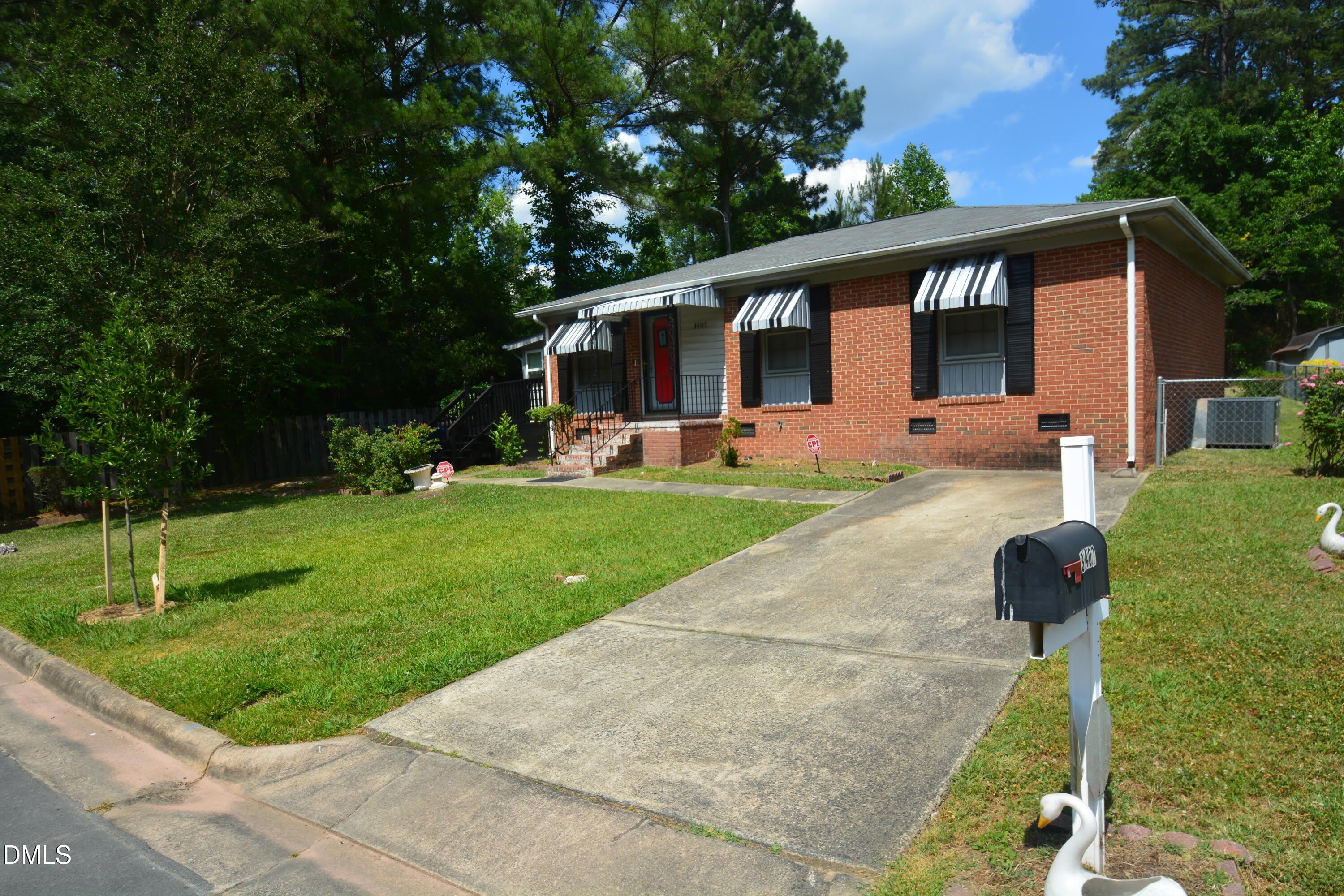 3407 Facade – photo 2