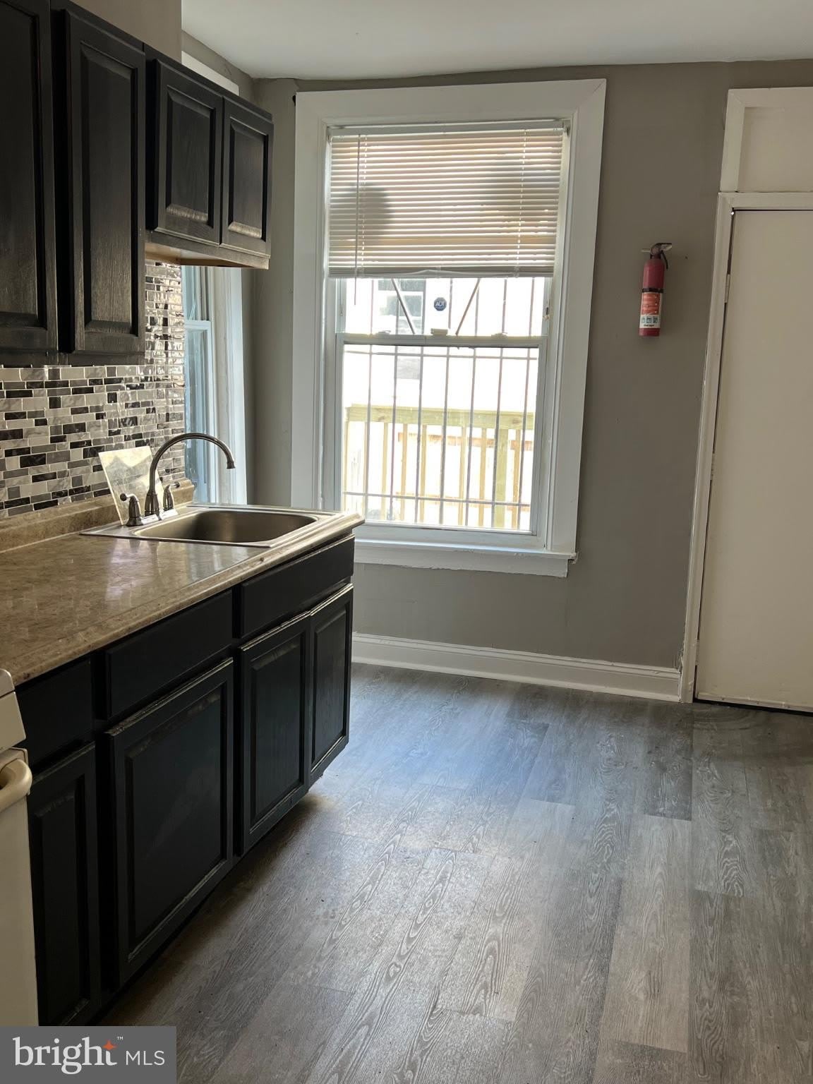 1902 W FAYETTE Street – photo 4