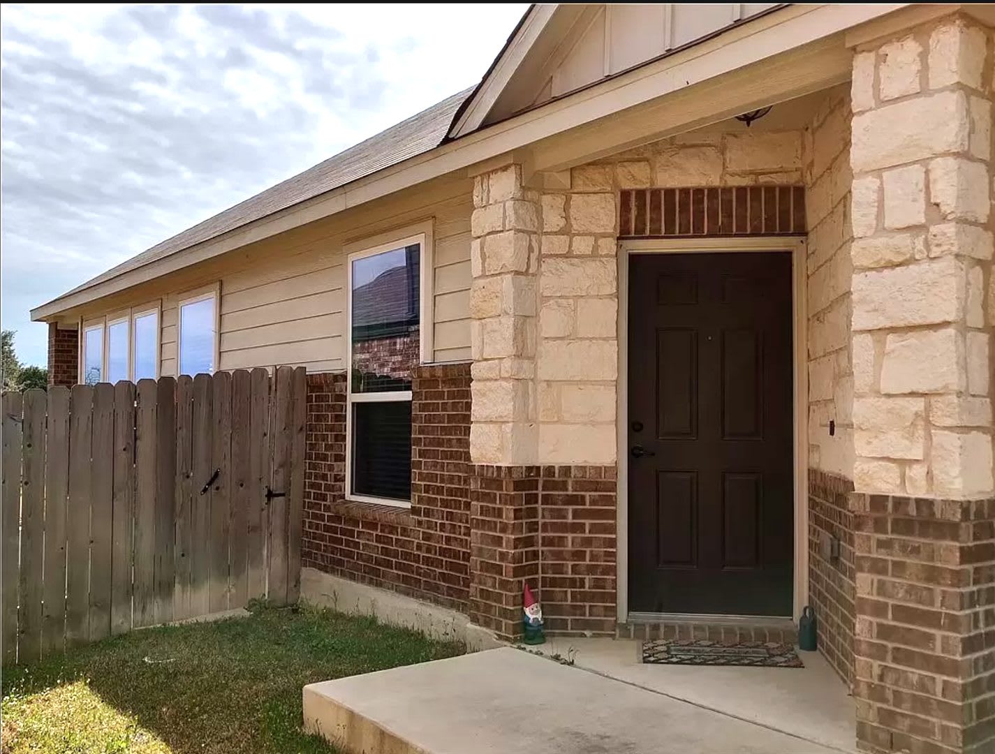 Mayfield Ranch 3 Bed / 2 Bath Single Story – photo 2