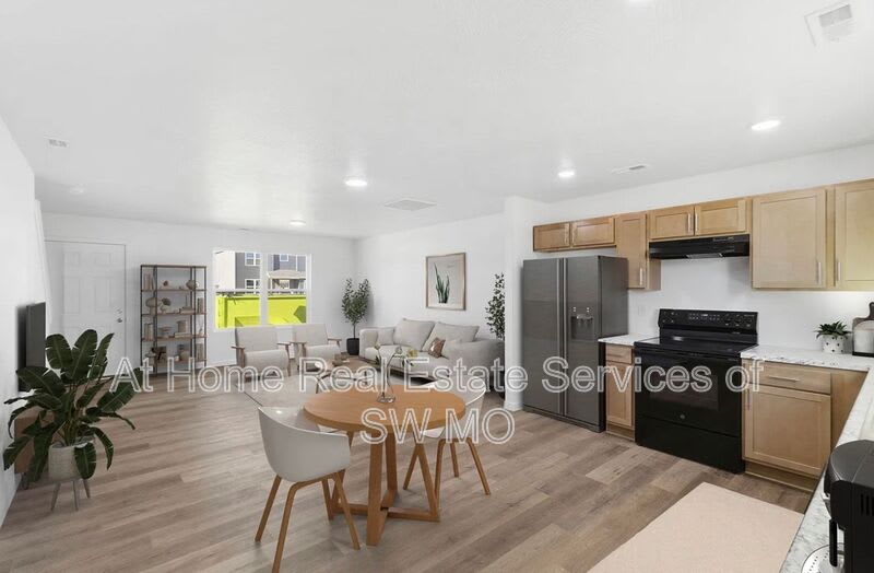 1035 W Madison Dr – photo 5