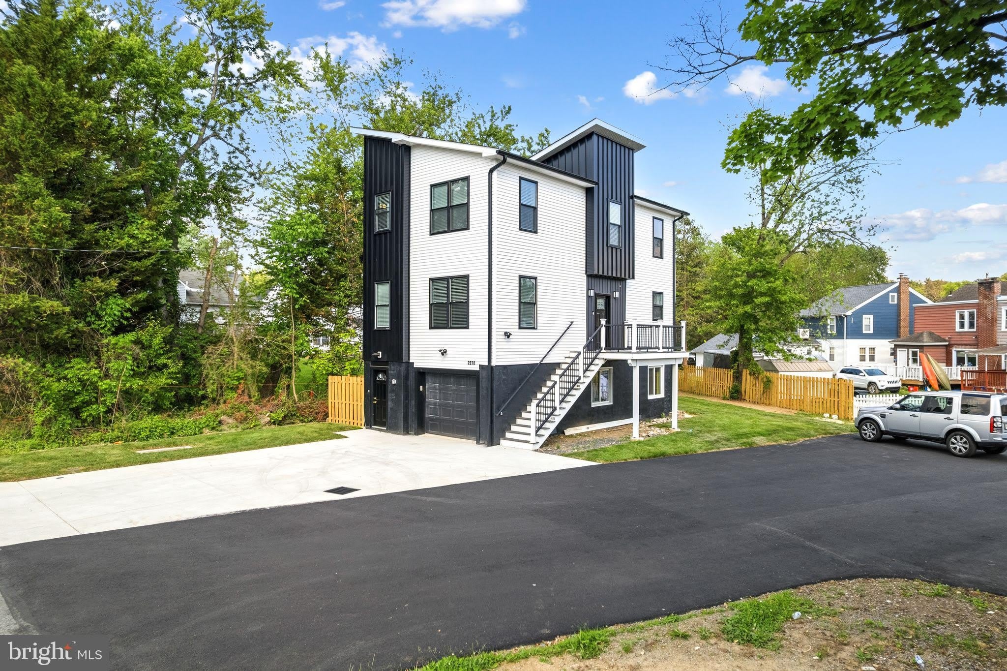 2370 RANDOLPH Street – photo 2