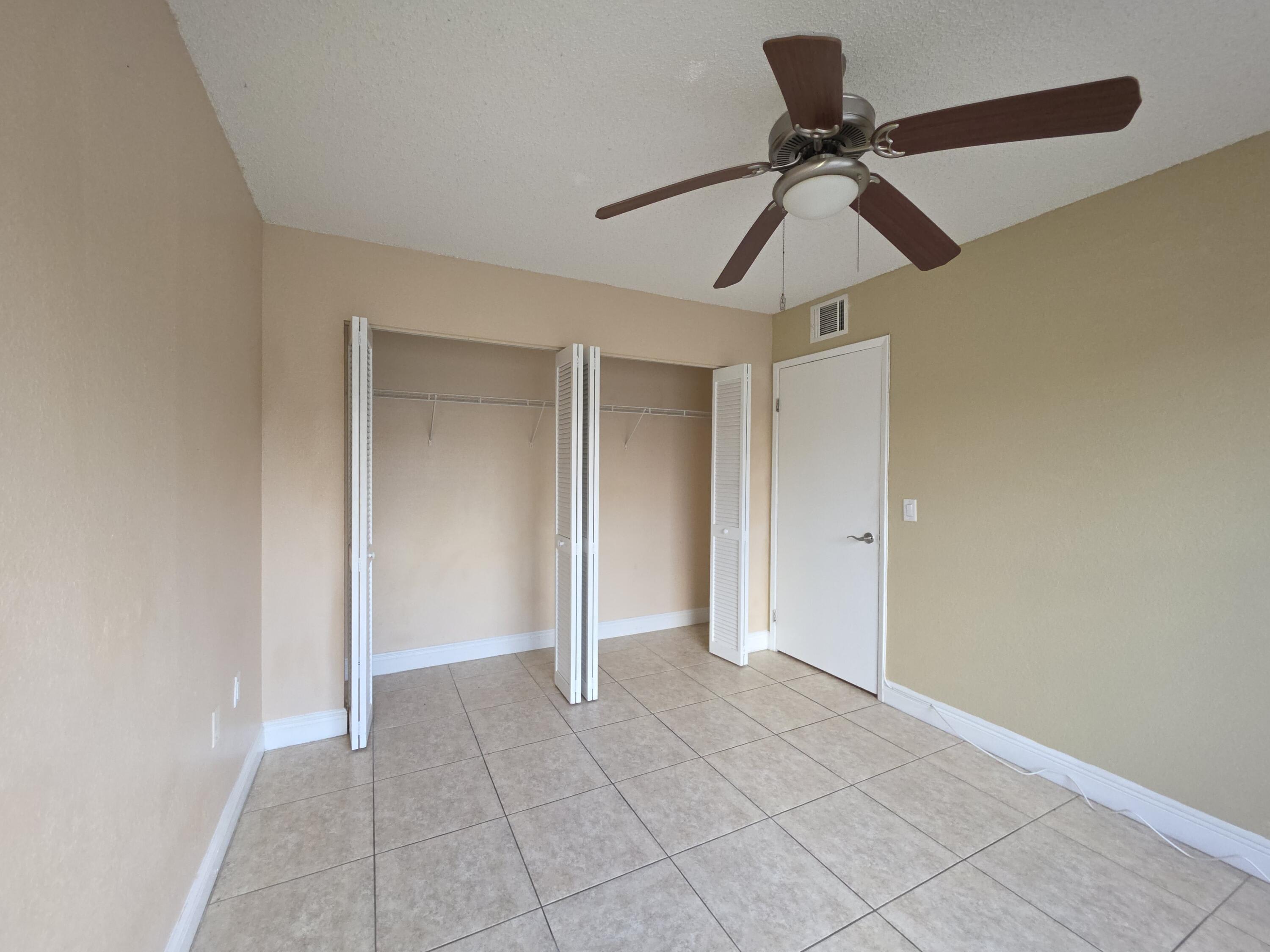 1542 Lake Crystal Dr – photo 4