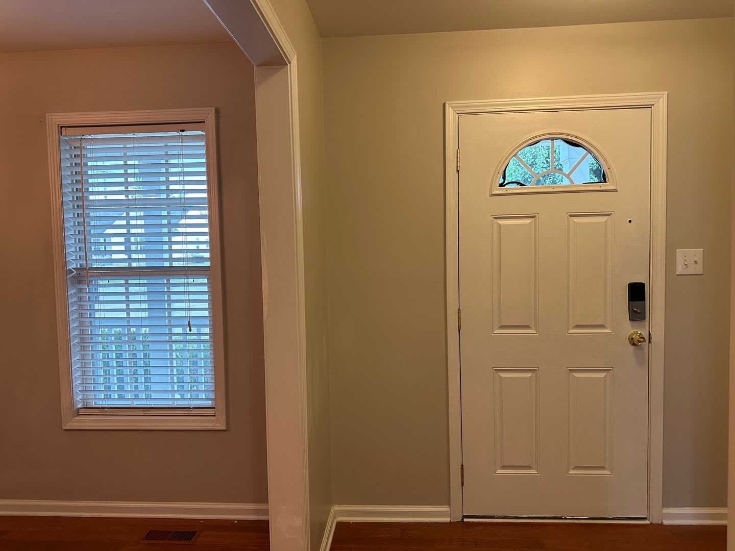 3 Bedroom, 2.5 Bath Home with 2 Car Garage in Hope Mills. – photo 4