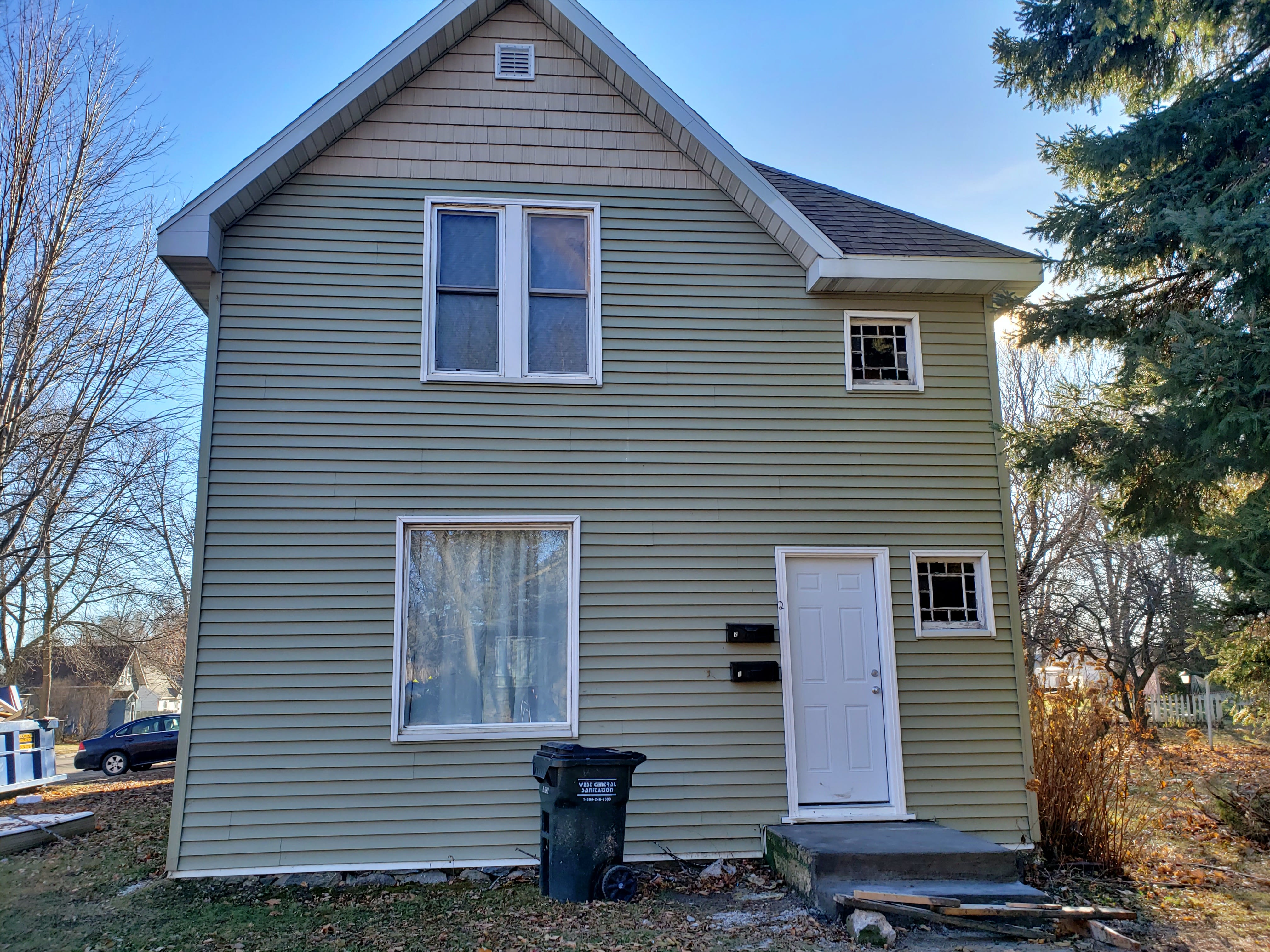 320 Augusta Ave Se – photo 1