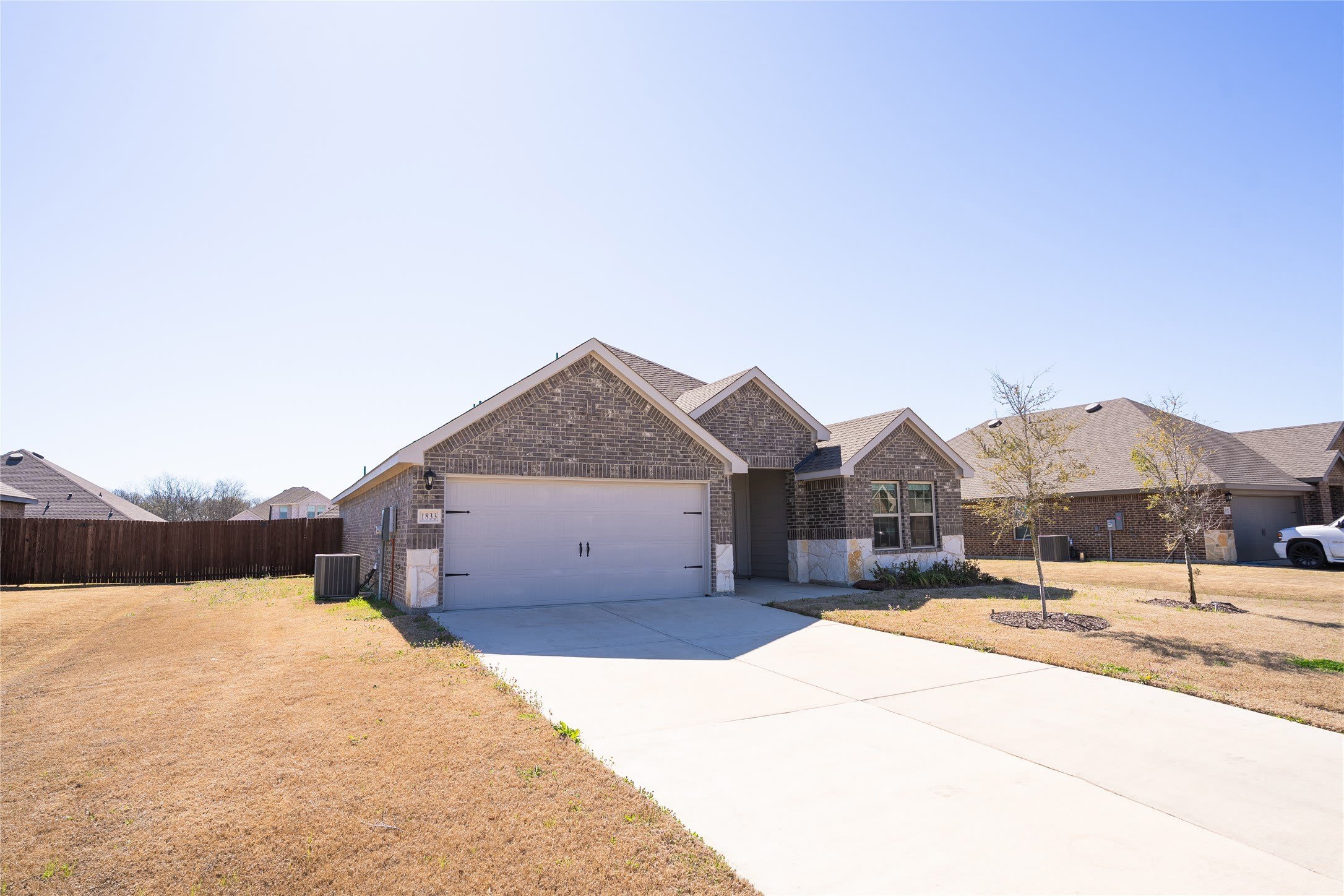 1833 Pecan Valley Drive – photo 2