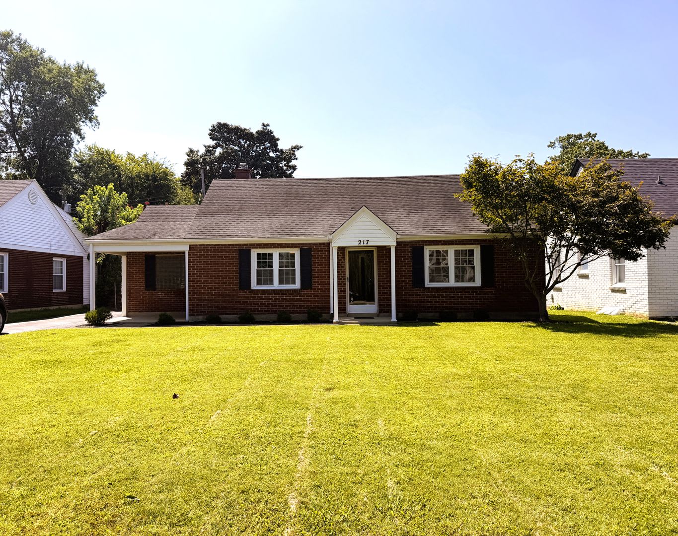 **Charming 2BR Home with Original Hardwood & Built-Ins!** – photo 1