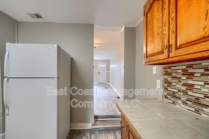 1220 W Pratt St – photo 4