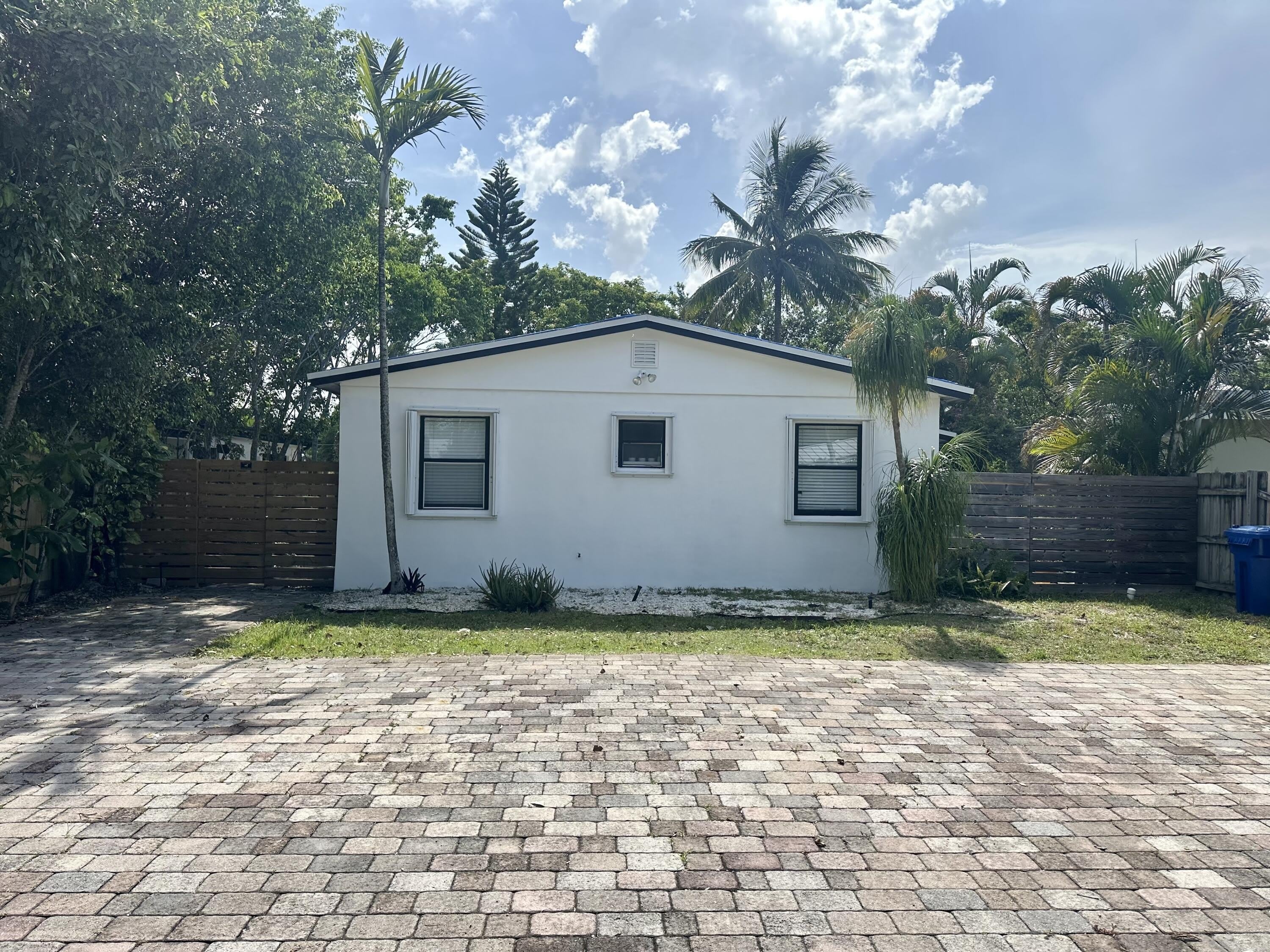 1529 Nw 4Th Avenue – photo 1
