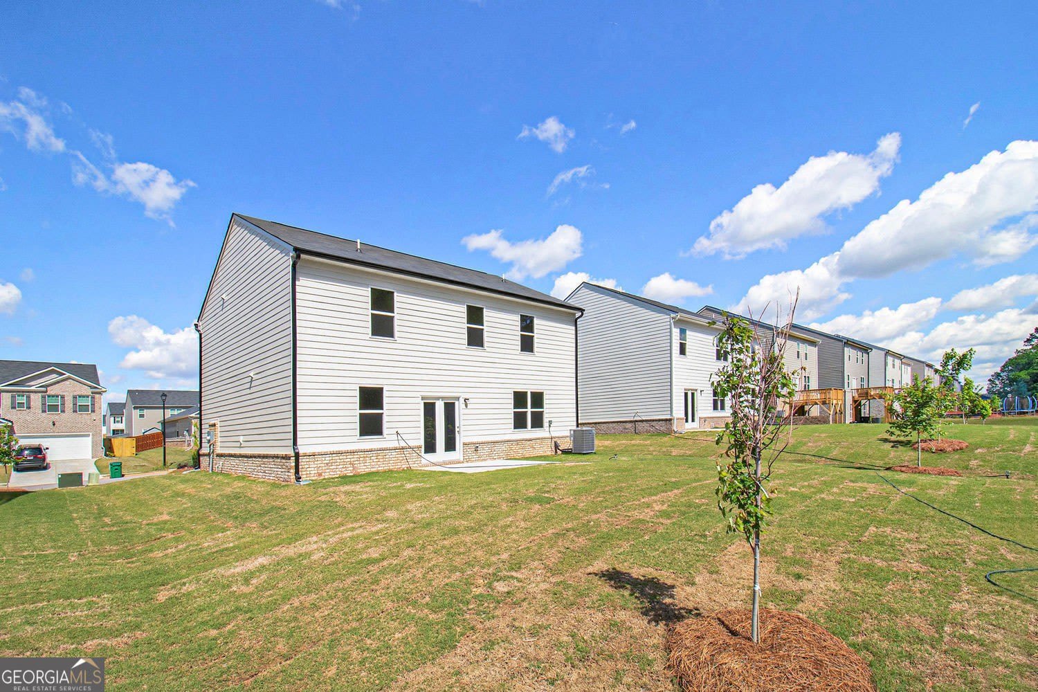 568 Whitman Lane – photo 4