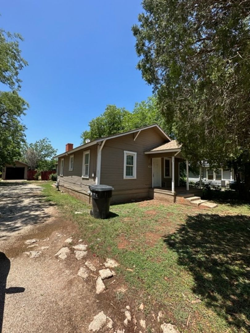 934 Ballinger – photo 2