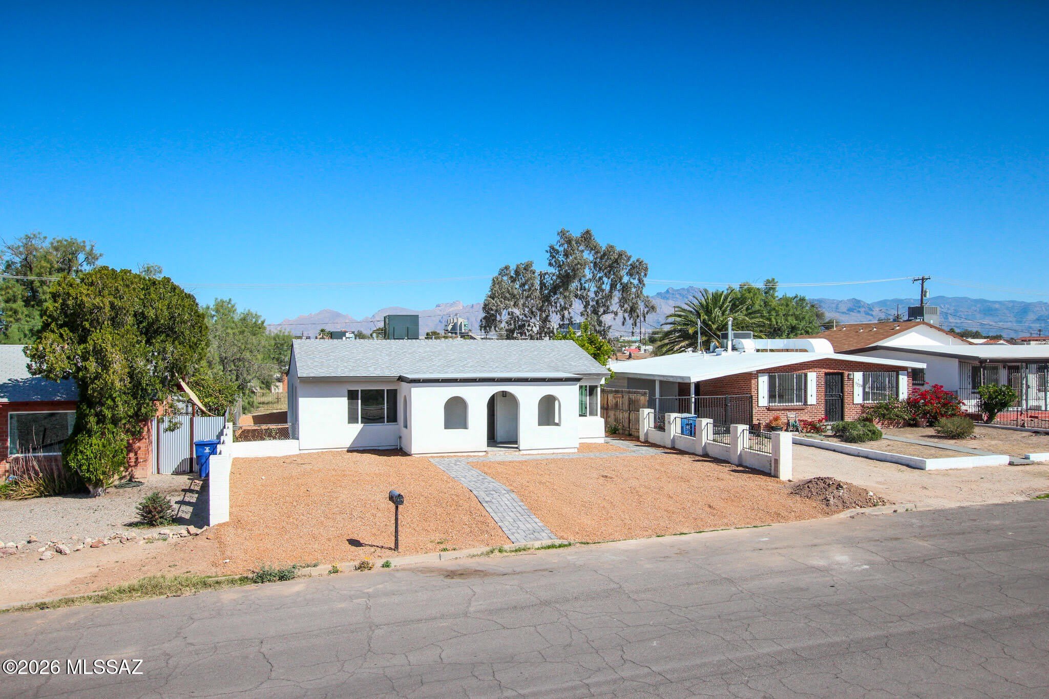 1221 E 13Th Street – photo 4