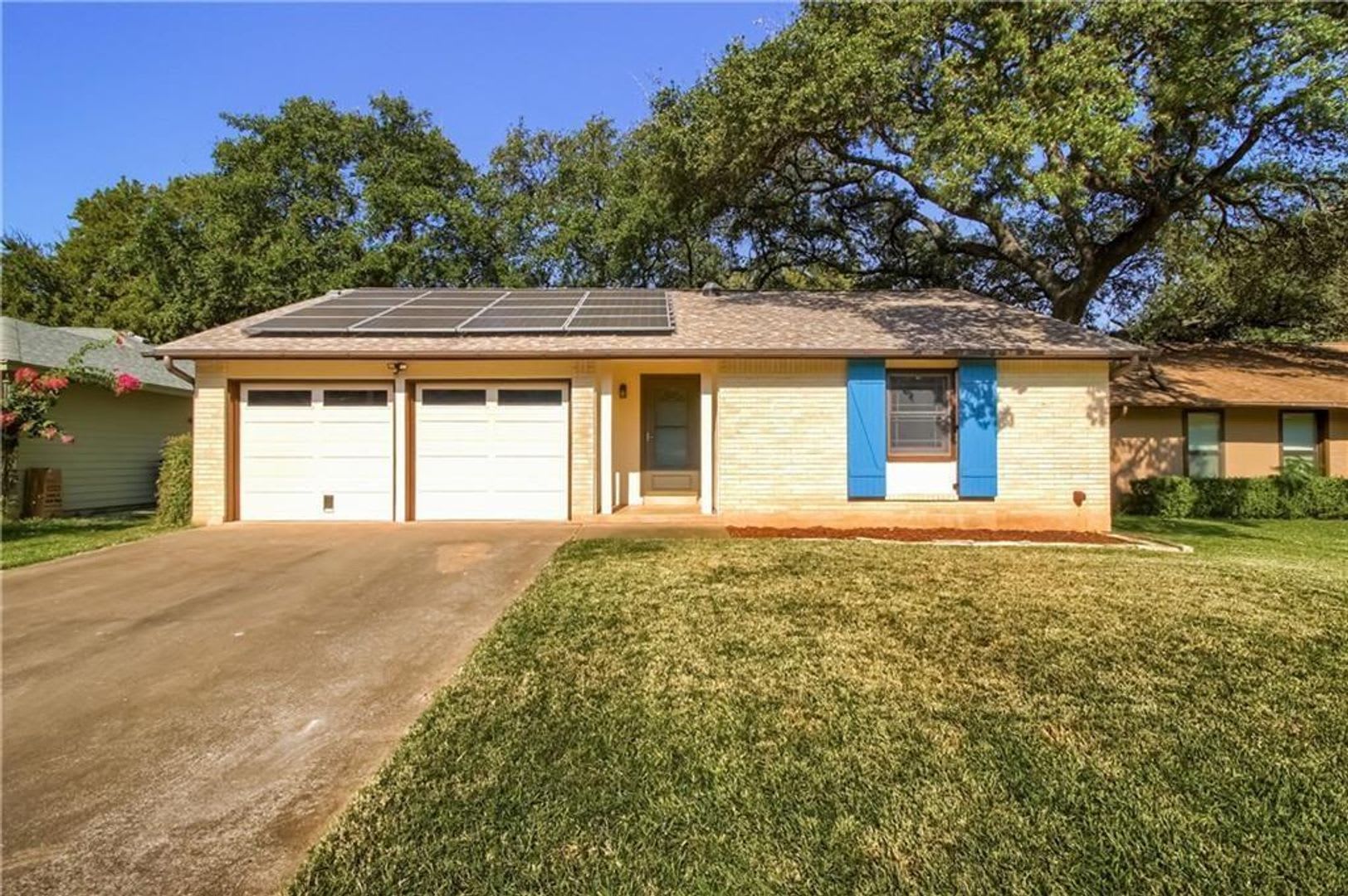 AVAILABLE FOR MOVE IN APRIL 7th – photo 1