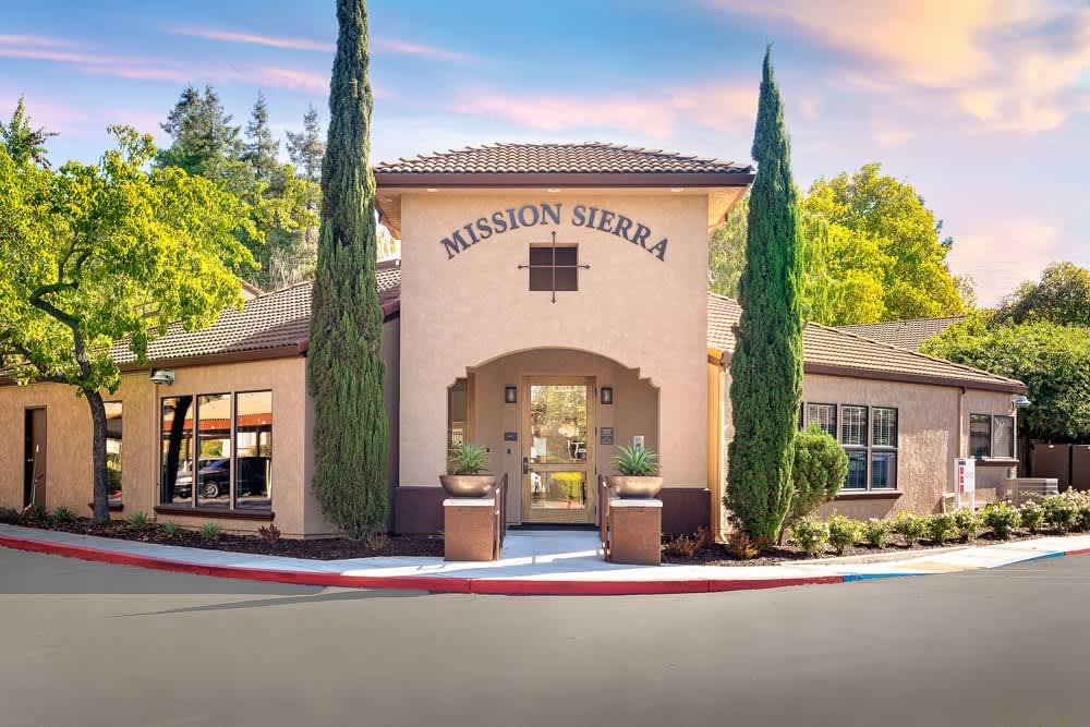 Mission Sierra Apartment Homes – photo 1