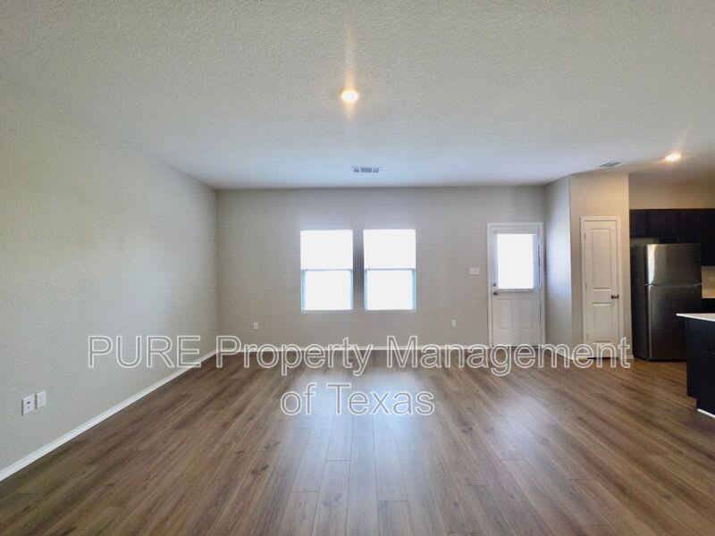 301 Freshwater Drive – photo 3