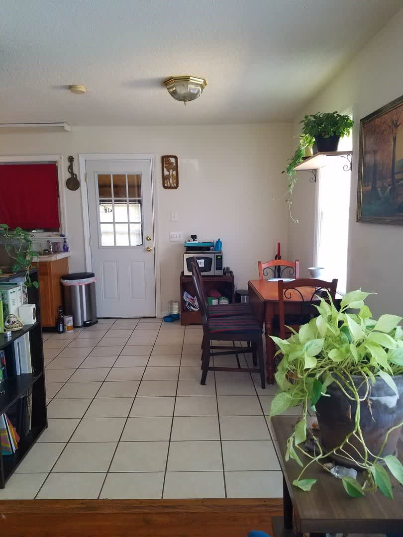 Three-Bedroom Corner Lot Home – photo 3