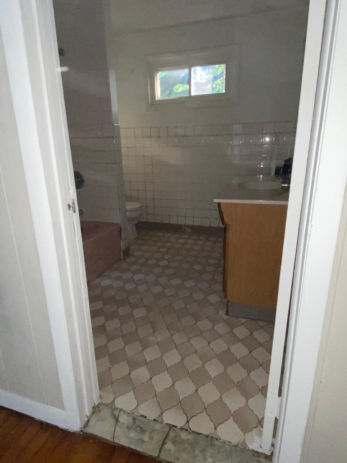 746 East Laurel Street – photo 2