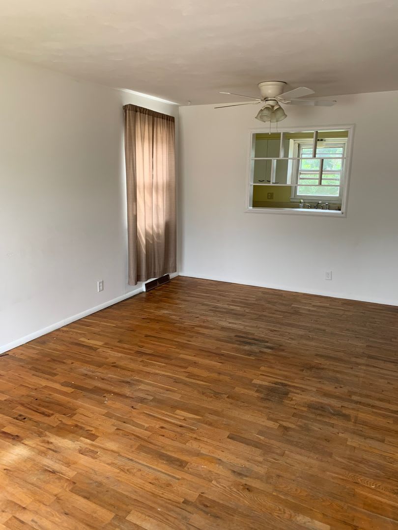 3 Bedroom, 1 Bath House for Rent – photo 4