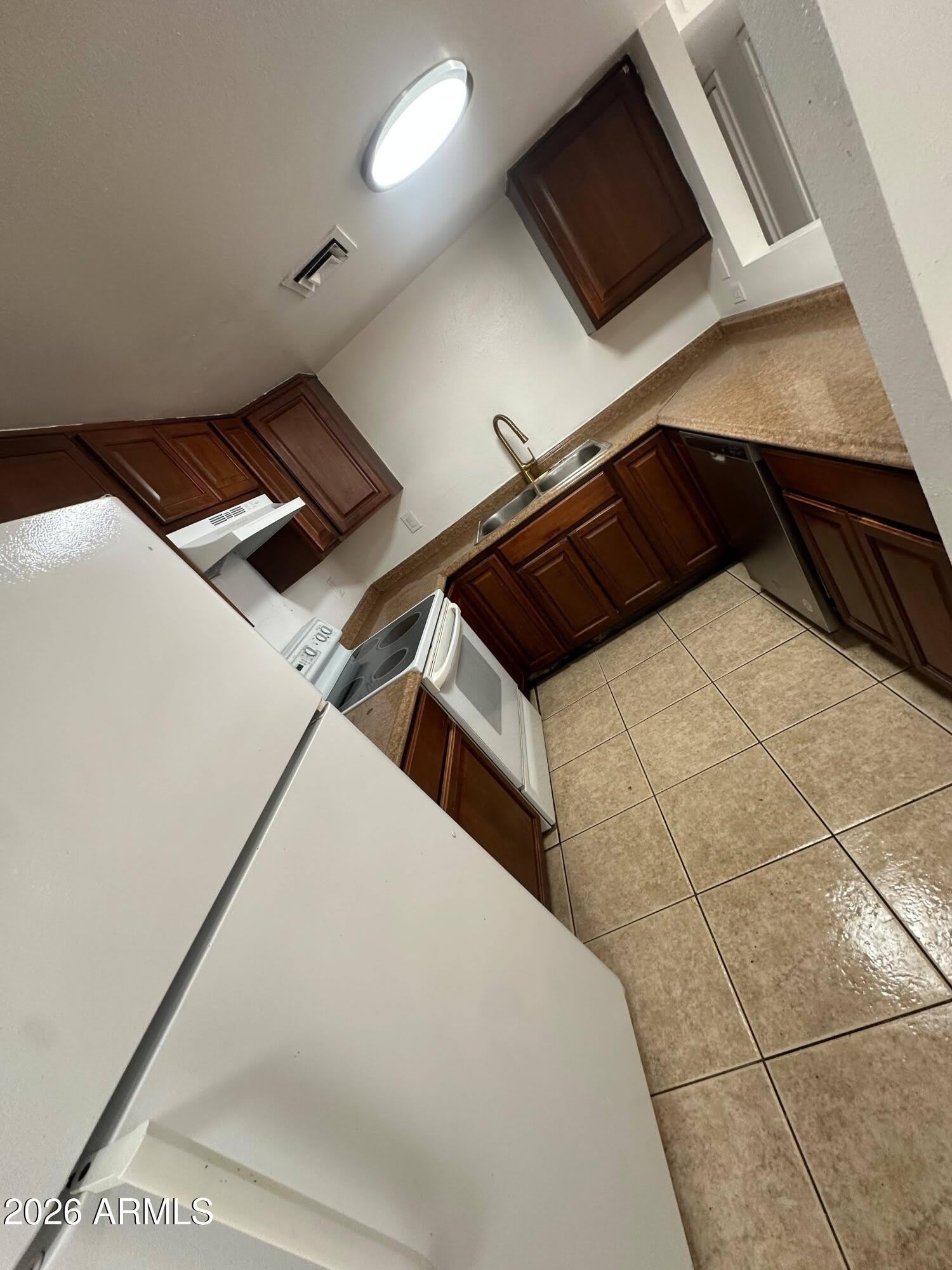 2684 N 43RD Avenue – photo 3