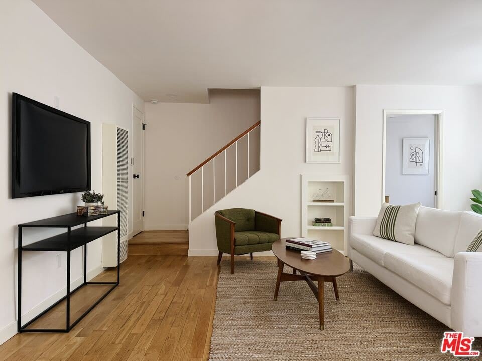 1809 Oak St – photo 2