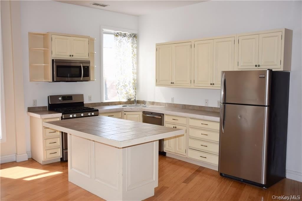 141 Main Street – photo 3