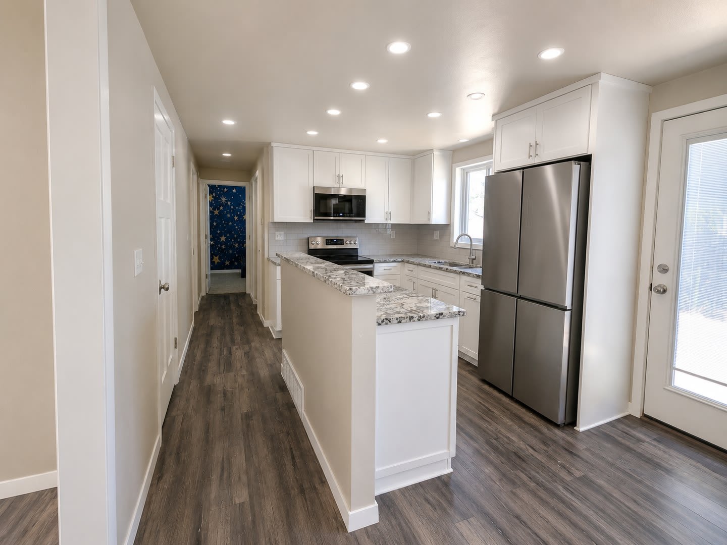 1504 Mayfair Dr – photo 2
