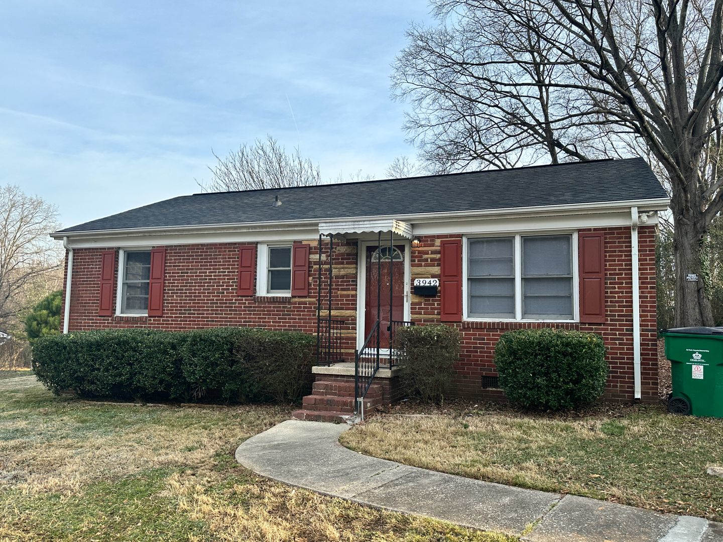 Adorable Three Bedroom Brick Home! – photo 1